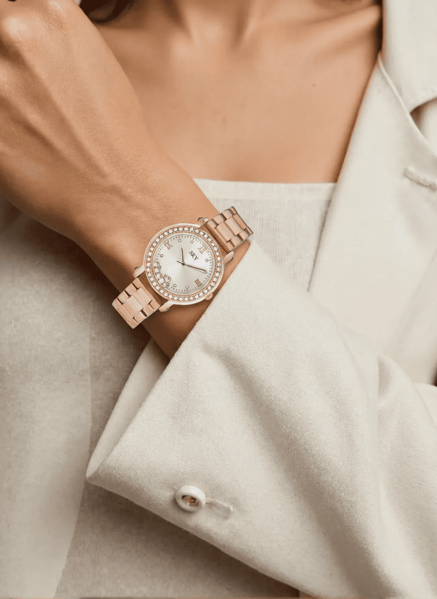 Montre raffinée avec cristaux, idéale pour un style chic et féminin.
