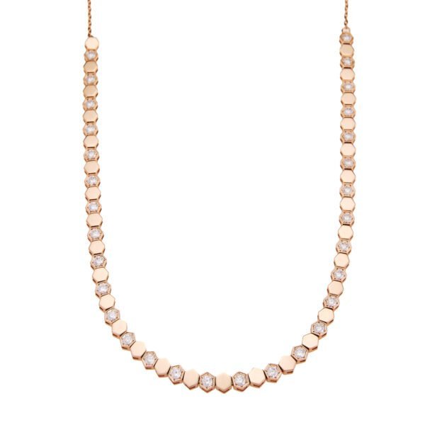 Collier en or rose avec diamants, bijou élégant et sophistiqué pour femme.